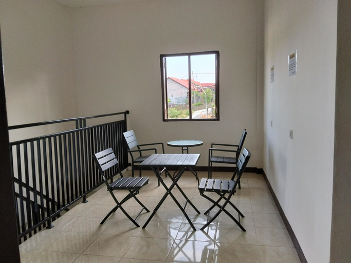Others 2, Famili Kost, Balikpapan