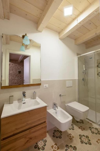Bathroom 2, PALAZZO RIZZI DIMORA DEI TEMPLARI, Bari