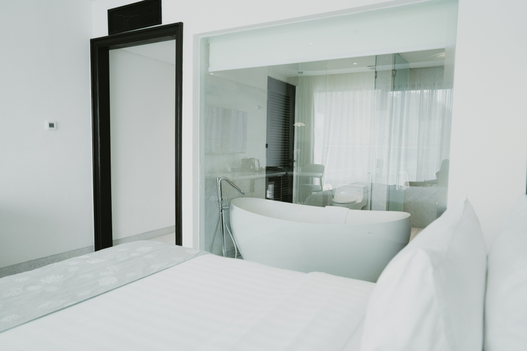 bedroom 13