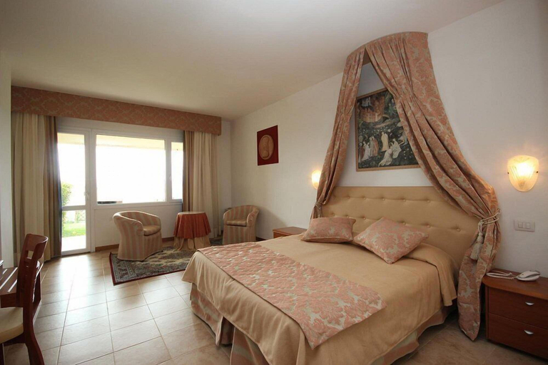 Bedroom 2, Relax Hotel Acquaviva, Siena