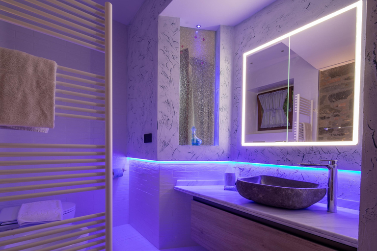 Bathroom 4, Ponte Rosso Modern by Mmega, Florence