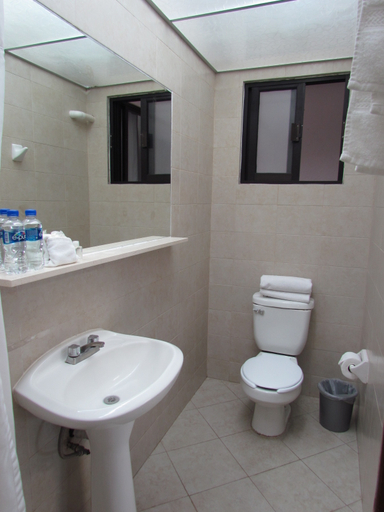 Bathroom 4, Hoteles Haus Express, Río Blanco