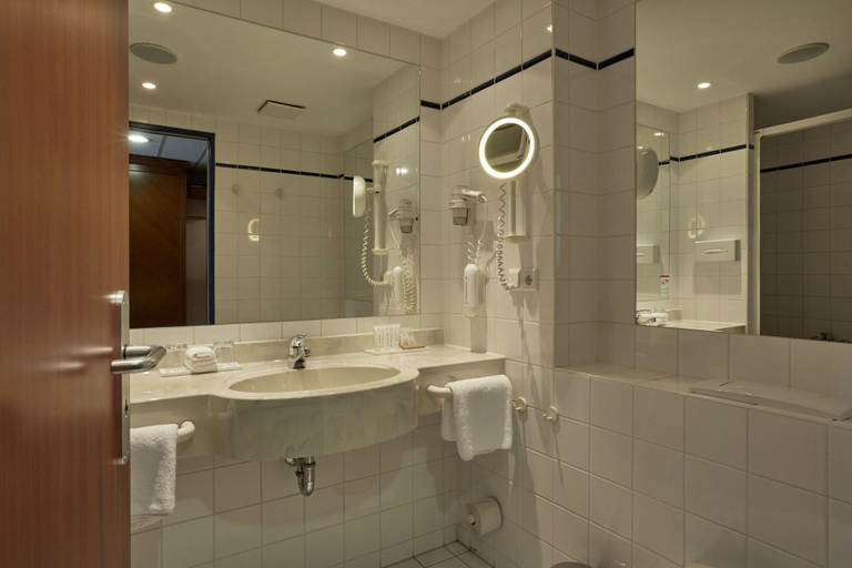 Bathroom 5, Sunday Hotel Kassel, Kassel