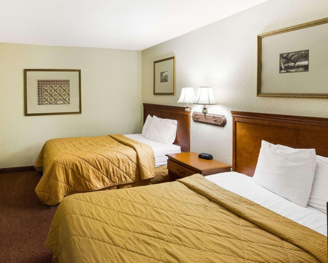 Bedroom 3, Rodeway Inn & Suites Fiesta Park, Bexar