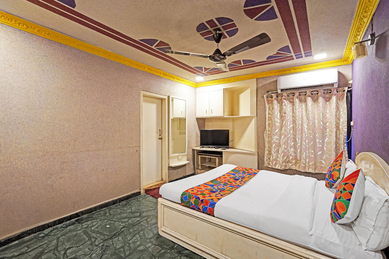 Room 5, Fabhotel Bridge, Ahmadabad