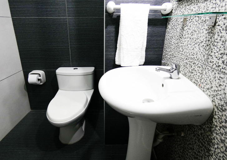 Bathroom 4, Hotel Plaza Tacna Sauna & Spa, Tacna