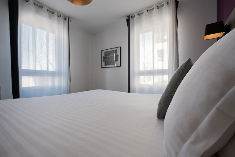 Bedroom 3, Nemea Appart Hotel Quai Victor Tours Centre, Indre-et-Loire