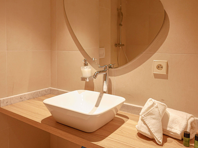 Bathroom 3, ibis Styles Mayotte Aéroport