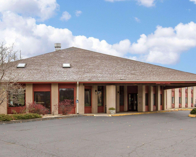 Exterior & Views 1, Quality Inn Macomb, McDonough