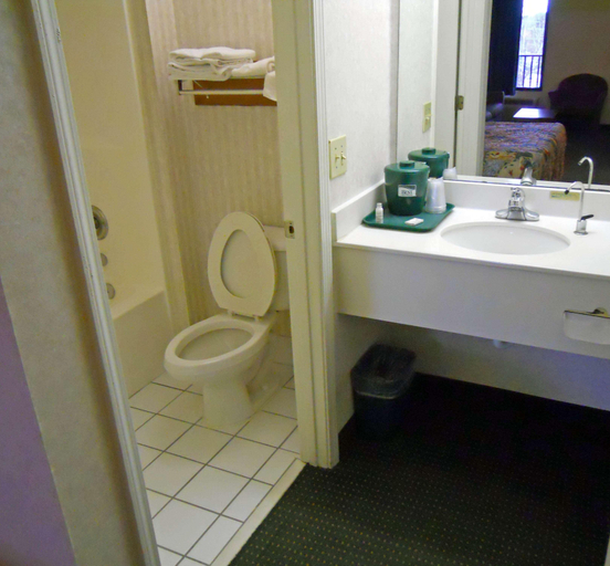Bathroom 4, Americas Best Inn Decatur, DeKalb