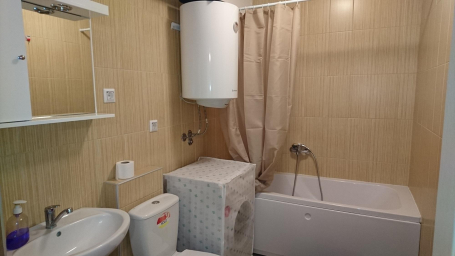Bathroom 5, Accommodation Mell
