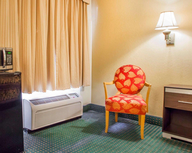 Bedroom 4, Rodeway Inn Mount Laurel Area, Burlington