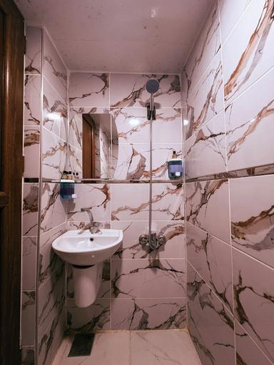 Bathroom 3, toprak konak, Merkez