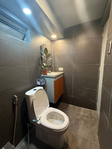 Bathroom 3, Califnia Gardens Square, Mandaluyong