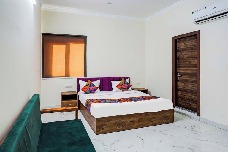 Room 2, Fabhotel The Glampoint, Gautam Buddha Nagar