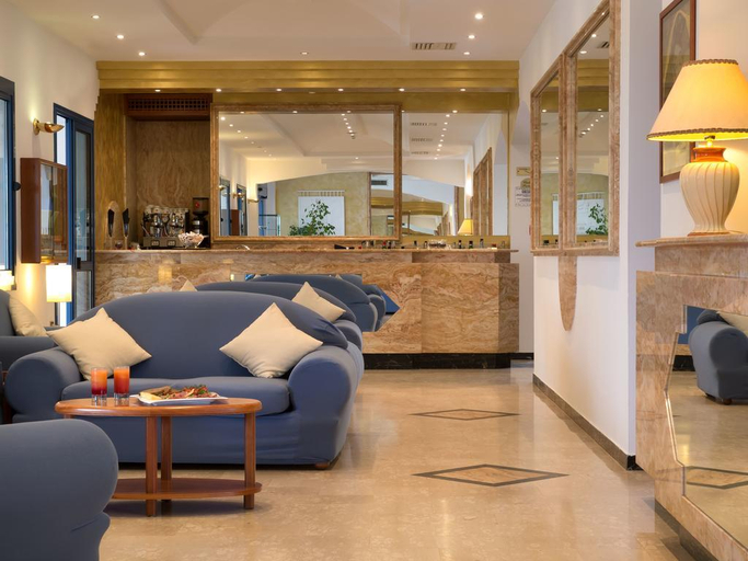 Public Area 4, Ascot, Rimini
