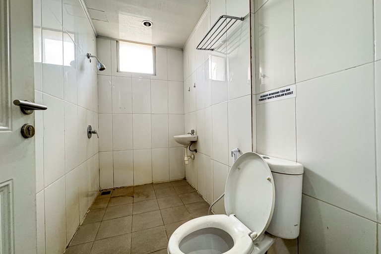 Bathroom 2, Hotel Mulia Industri RedPartner, Cikarang