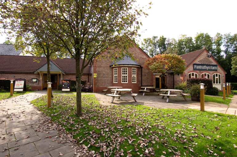 Exterior & Views 2, Premier Inn Bridgend - M4 J35, Vale of Glamorgan