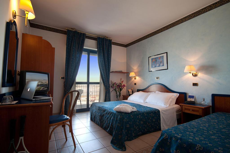 Bedroom 3, Ascot, Rimini
