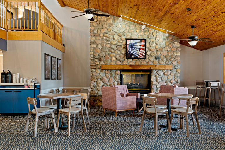 Food & Drinks 5, AmericInn by Wyndham Bismarck, Burleigh
