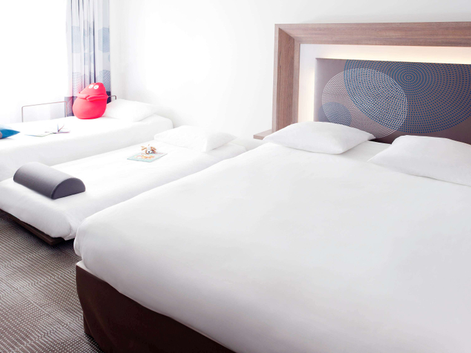 Bedroom 3, Novotel Stevenage, Hertfordshire
