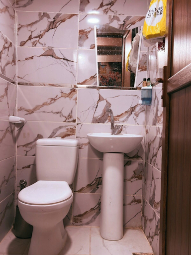 Bathroom 2, toprak konak, Merkez
