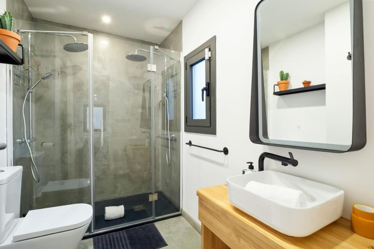 Bathroom, Private Terrace Dishwasher 3 Bedrooms, Barcelona