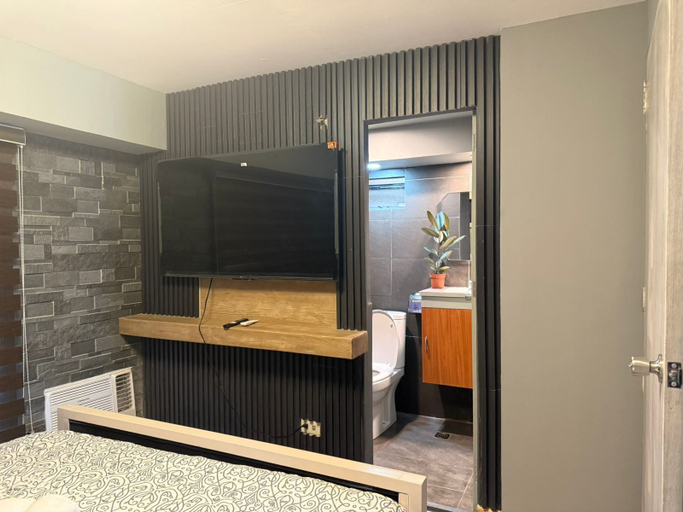 Room 5, Califnia Gardens Square, Mandaluyong