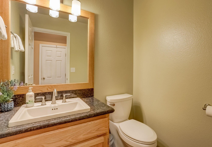 Room 5, Sparkles On Sutter Trail, El Dorado
