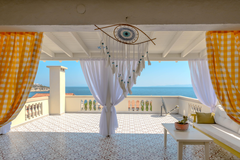 Terrace, Karaburun Morisi Pansiyon, Karaburun