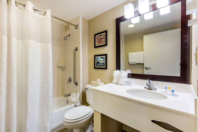 Bedroom 3, Comfort Inn College Park North, Prince George's
