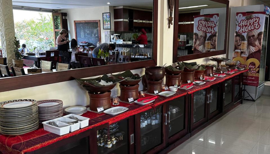 Restaurant 2, Zoes Paradise Waterfront Hotel, Samosir
