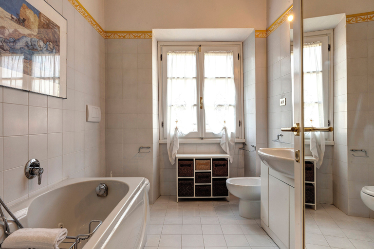 Bathroom 3, Farinata Apartment by Mamo Florence, Florence