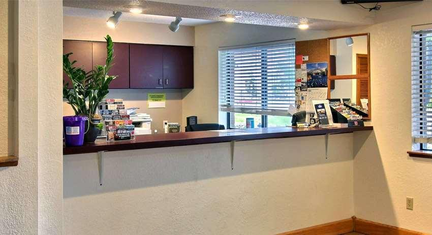Public Area 3, Days Inn & Suites by Wyndham Traverse City, Grand Traverse