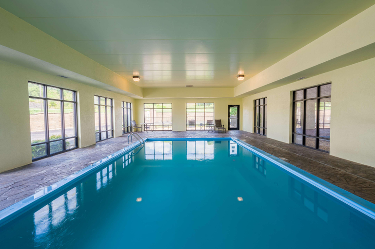 Sport & Beauty, Hampton Inn London-North, Laurel