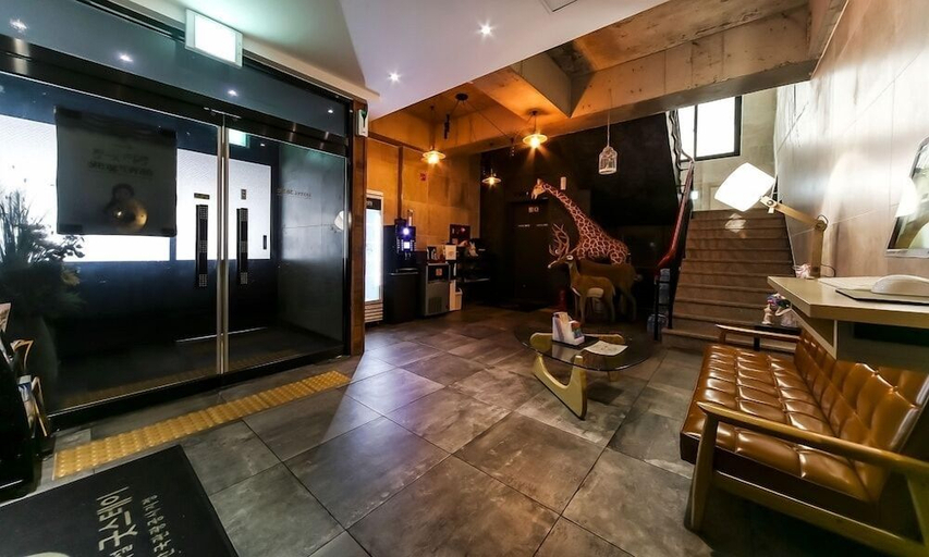 Others 4, Hotel 385, Jinhae