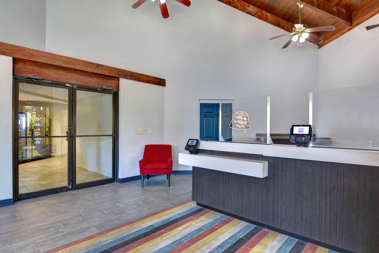Public Area 2, Studio 6 Extended Stay - Jacksonville, FL - Baymeadows, Duval