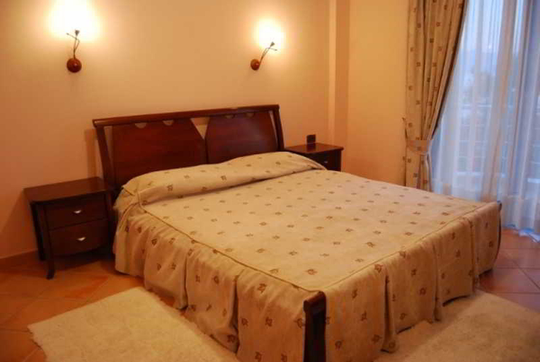Bedroom 5, New Heaven, Sarandës
