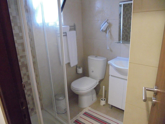 Bathroom 5, Lagos Charming Villas, Lagos