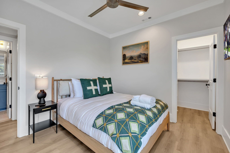 Interior 2, Soprano-private Rooftop-gr8 Walking Location, Davidson