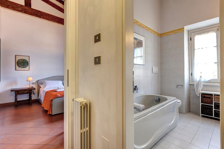 Bathroom 2, Farinata Apartment by Mamo Florence, Florence