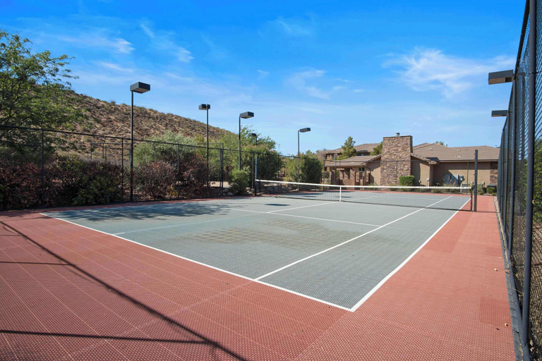 Sport court 3, Western Front - Rustic Charm & Comfort, Washington