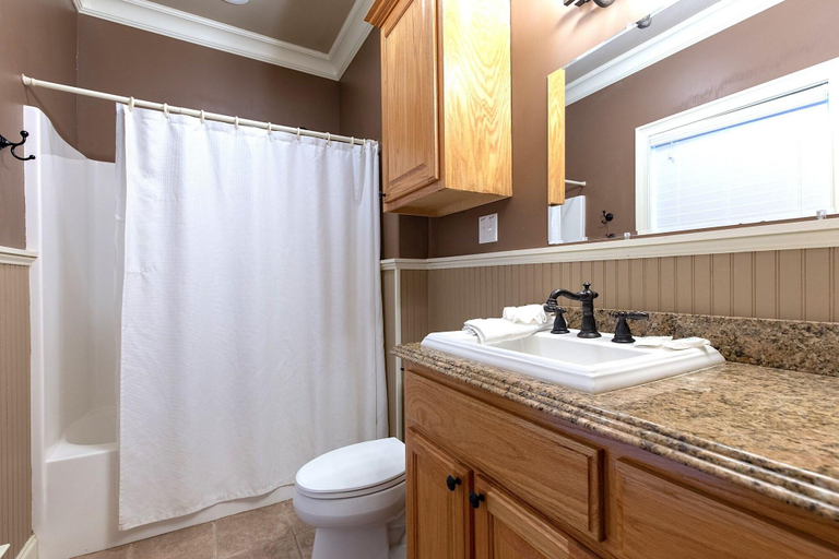 Bathroom, Cajun Spice, Sevier