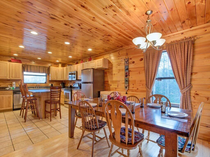 Food & Drinks 4, Apple Bear Lodge, Sevier