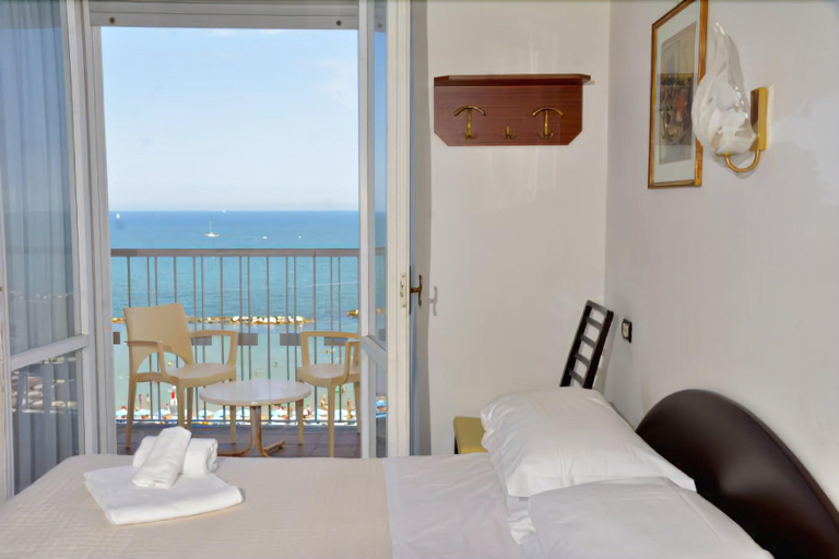 Bedroom 2, Hotel Diplomat, Rimini