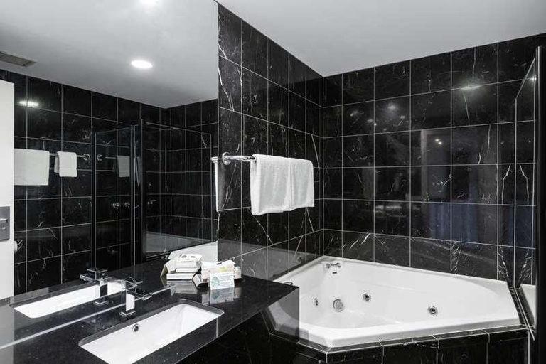 Bathroom, All Seasons Resort Hotel Bendigo, Gr. Bendigo - Central