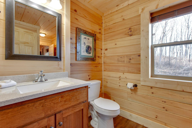 Bathroom 5, Back To Nature, Sevier