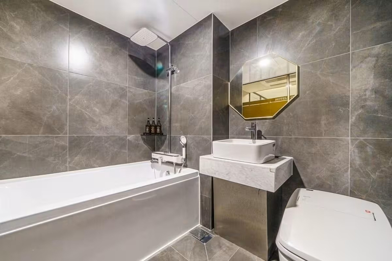 Bathroom 5, Paju Geumchon Grache, Paju