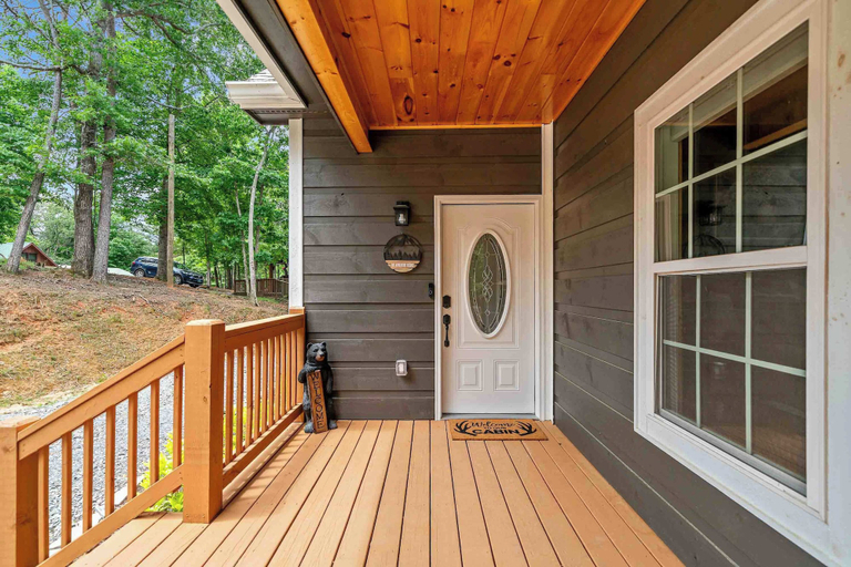 Exterior detail, New Listing - Luxurious Mountain Home for 8 With Amenities, Gilmer