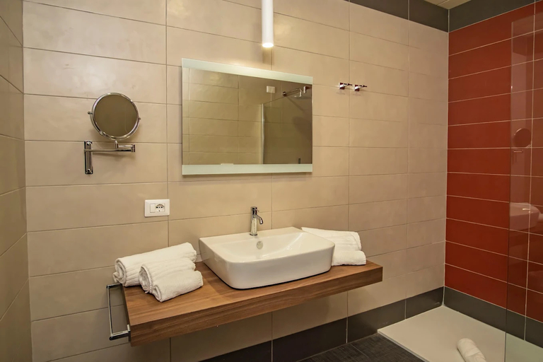 Bathroom 5, Mercure Hotel President Lecce, Lecce